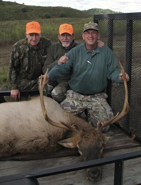 Kentucky Elk customer harvest photo from TLC Outfitters