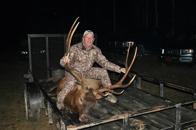 Kentucky Elk customer harvest photo from TLC Outfitters