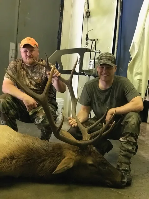 Kentucky Elk customer harvest photo from TLC Outfitters